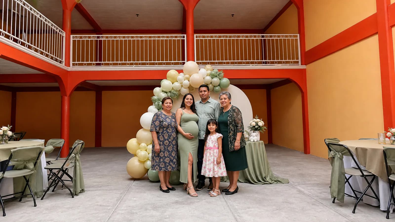 Baby shower: retrato familiar salvia en el Salón Campeche