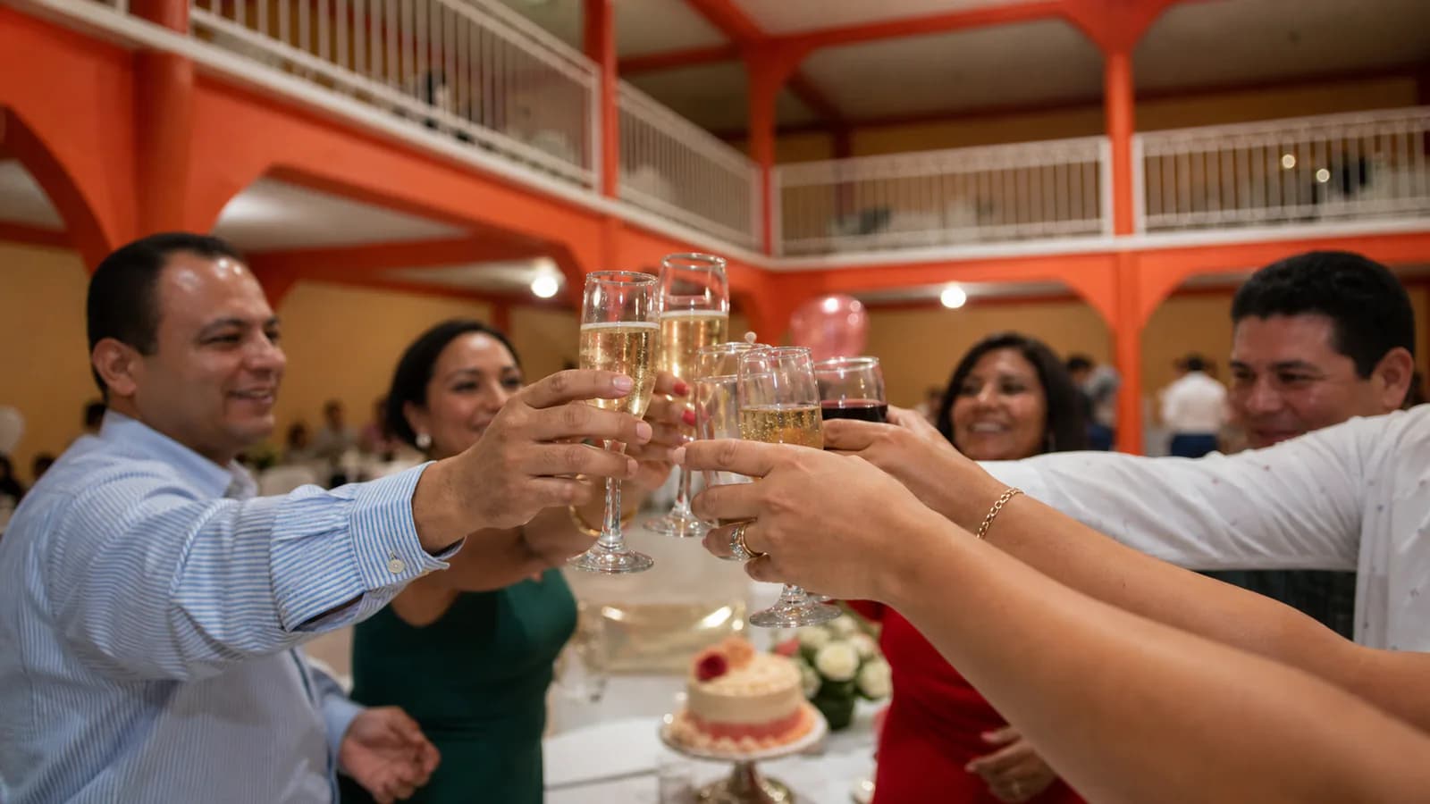 Cumpleaños de adultos: detalle brindis en el Salón Campeche