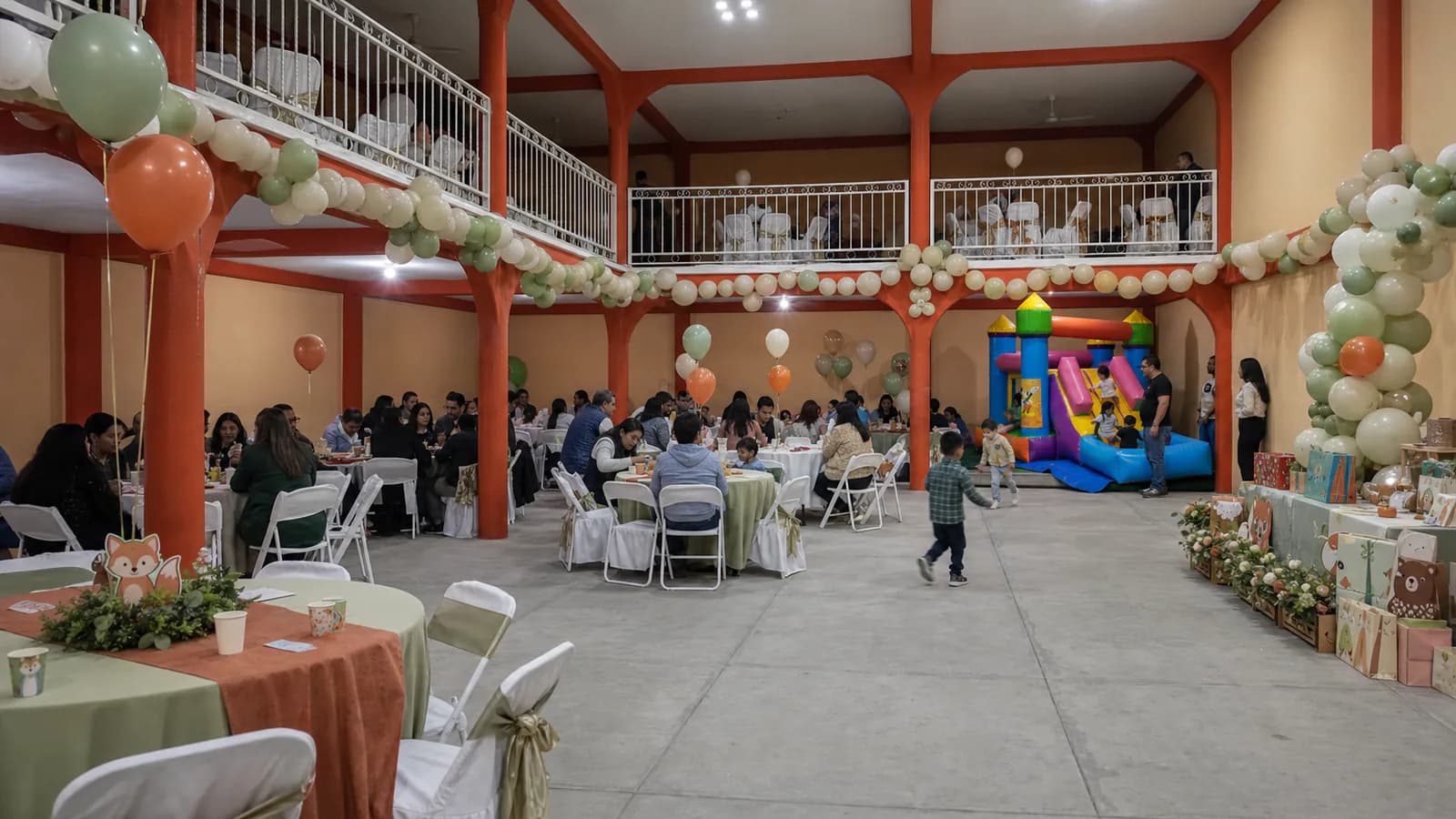 Cumpleaños infantiles: mesas bosque en el Salón Campeche