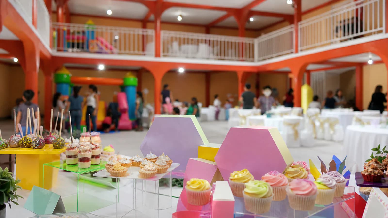 Cumpleaños infantiles: detalle mesa dulces en el Salón Campeche