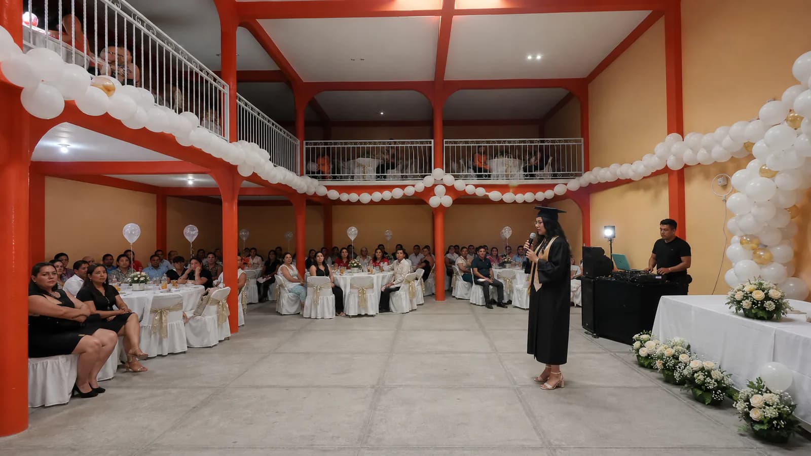 Graduaciones: discurso sonido en el Salón Campeche