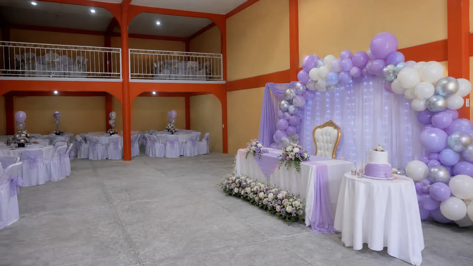 XV años: mesa principal lila en el Salón Campeche