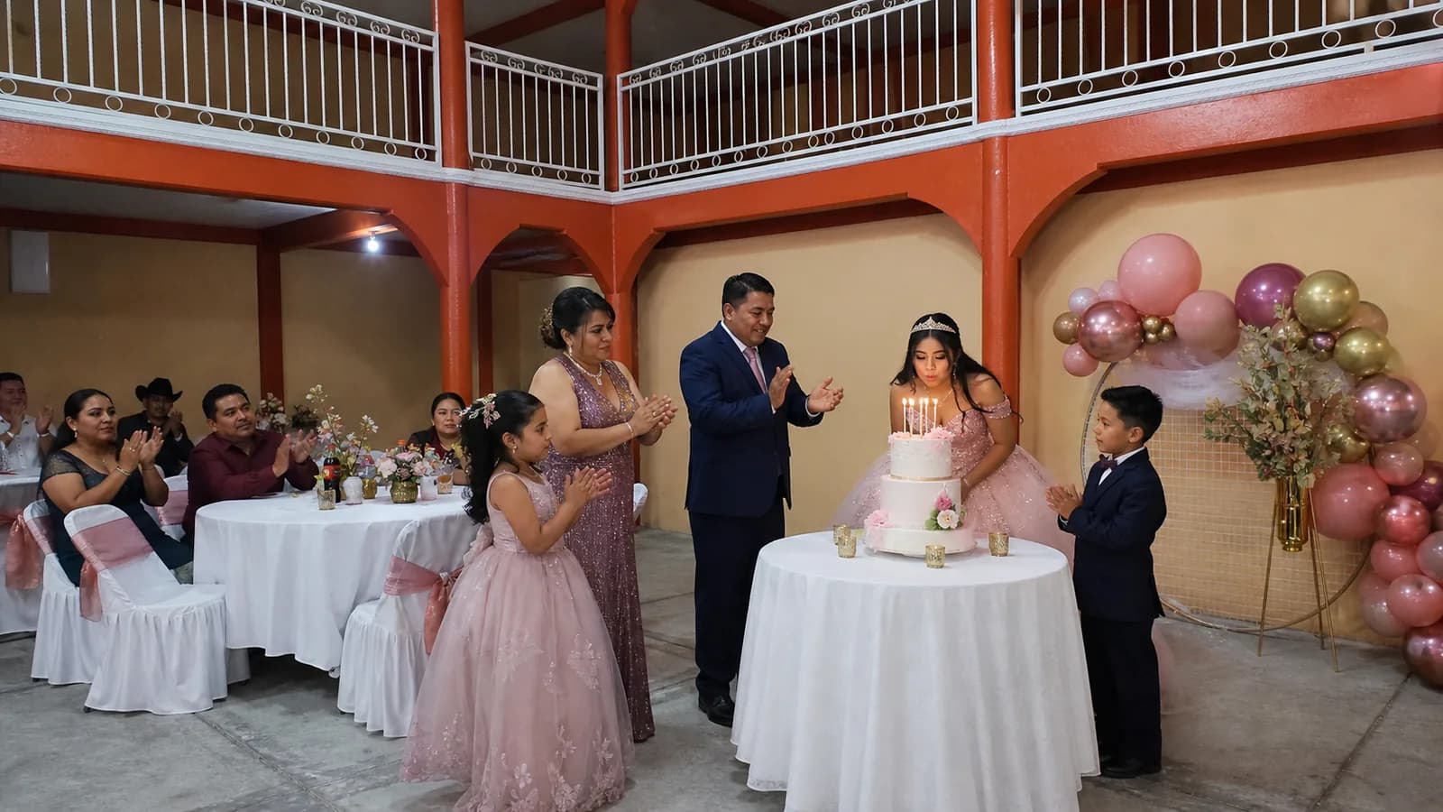 XV años: velas pastel familiar en el Salón Campeche